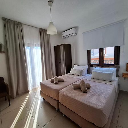 Mariza Apartments -Studios Ханиоти Экстерьер фото