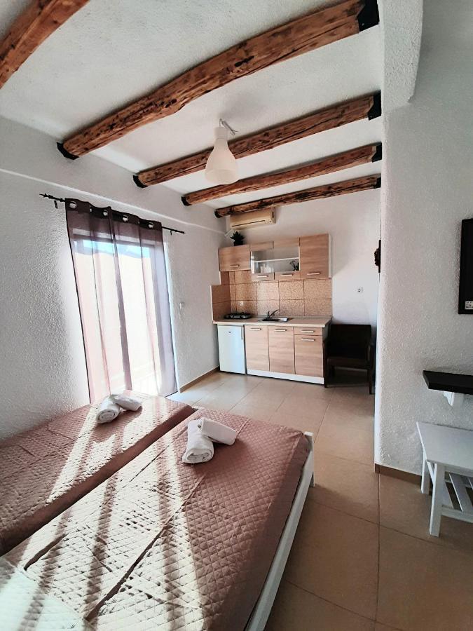 Mariza Apartments -Studios Ханиоти Номер фото